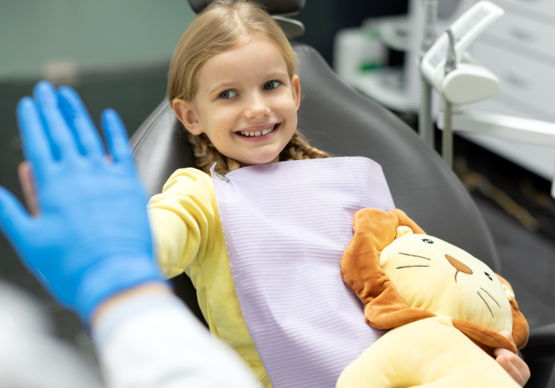 Лечение зубов взрослым и детям