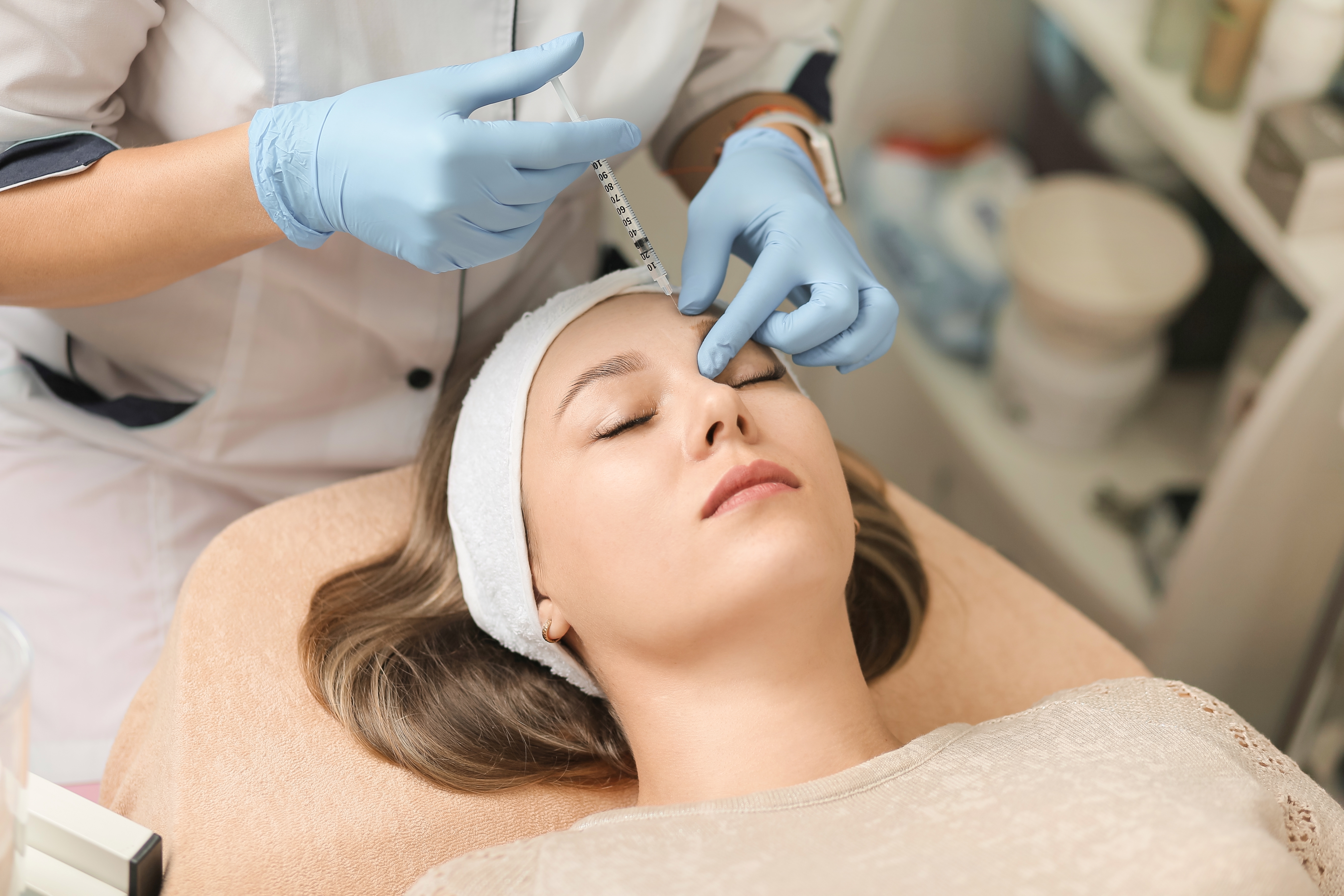 Контурная пластика лица